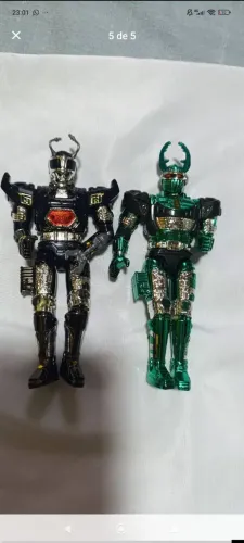 Bonecos Bandai antigo colecionáveis.