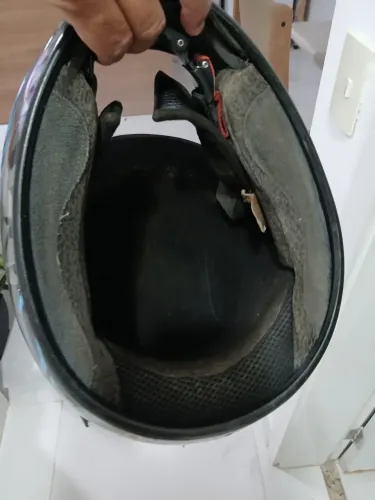 Capacete está bom ! Estado de conservação