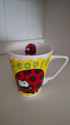 Caneca joaninha 