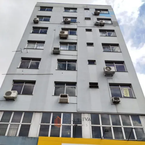 Abra as Portas do Seu Negócio no Centro de São Leopoldo - Sala Comercial à Venda por R$ 17