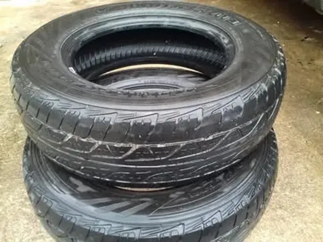 2 Pneus Dunlop Grandtrek 205/70 R15 Usados - R$250 o Par