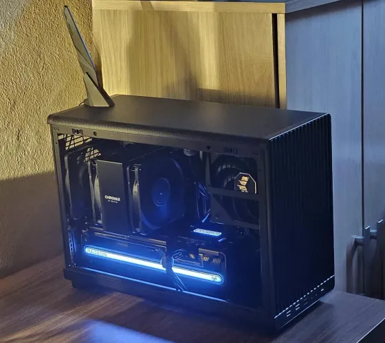 PC Gamer Ryzen 5 9600X 32GB DDR5 RX 7800 XT Nitro+