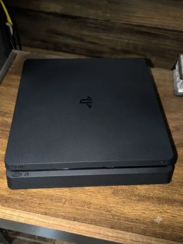 Playstation 4 Slim Original com dois controles originais e jogos