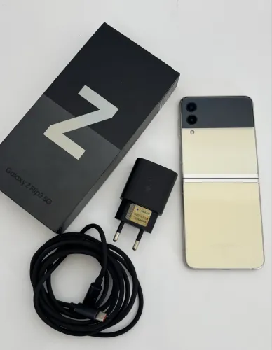 Samsung Galaxy Flip 3 
