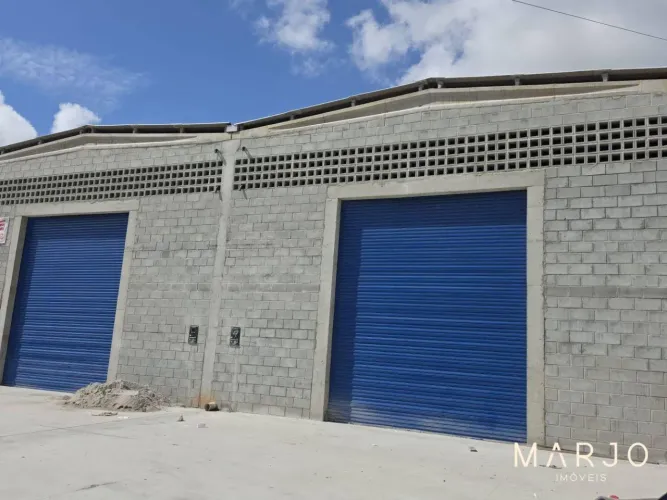 GALPÃO PARA LOCACAÇÃO NA AV. MENINO MARCELO COM 200M²