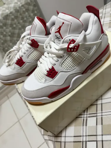 Jordan 4 university red Novo tamanho 39