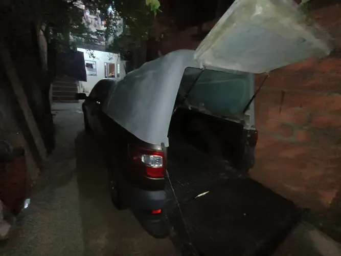 Capota de fibra para Strada cabine estendida 2015