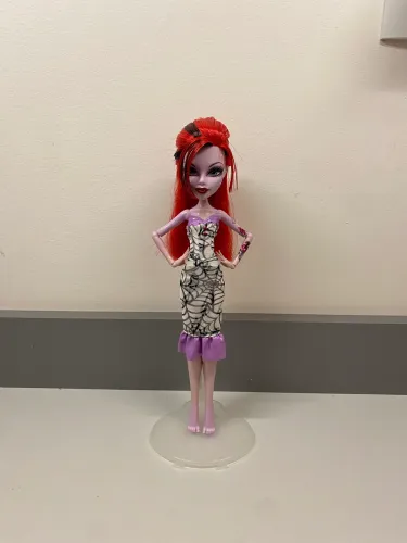 Boneca Monster High Operetta Picture Day com roupa da Outta Fright