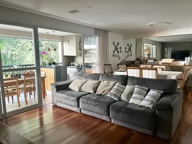 Apartamento Mobiliado para Venda em Santo Amaro 146m², 4 Quartos (3 Suítes), Conforto e L