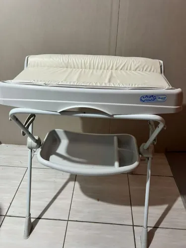 Suporte de banheira com trocador