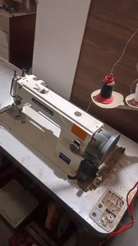 Máquina de costura pesada