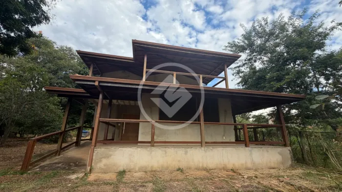 Casa em construção com 3 suítes amplas ideal para conforto e privacidade, área externa com