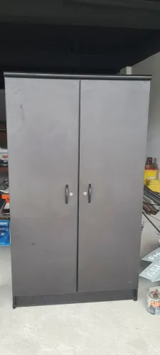 Armario com duas portas para escritório