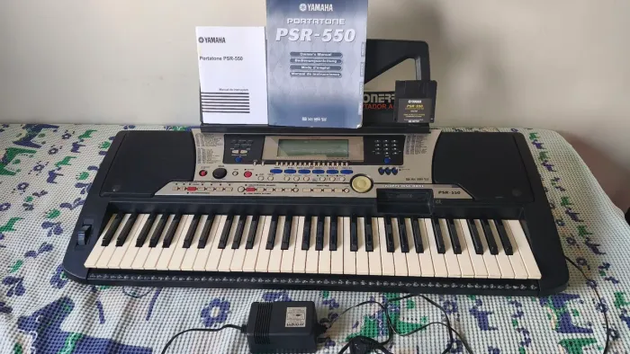 Teclado Yamaha PSR 550