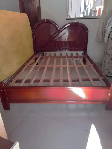 Vendo Cama e colchão de casal