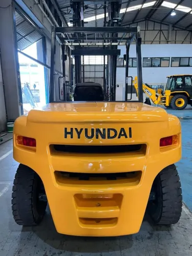EMPILHADEIRA HYUNDAI DE 7 TONS