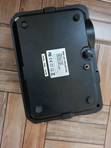 mini projetor LED modelo RD-812