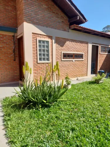 Casa para aluguel com 286 metros quadrados com 3 quartos