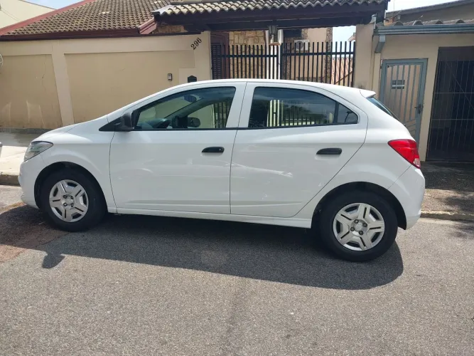 Chevrolet Onix JOY Hatch 1.0 8V Flex Mec. 4P 2018