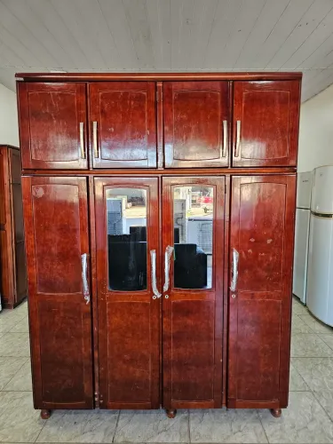 Guarda roupa de pinho usado