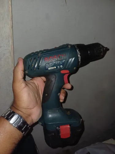 Parafusadeira/Furadeira a Bateria Bosch 12V
