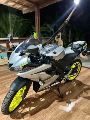 Yamaha YZF R15 