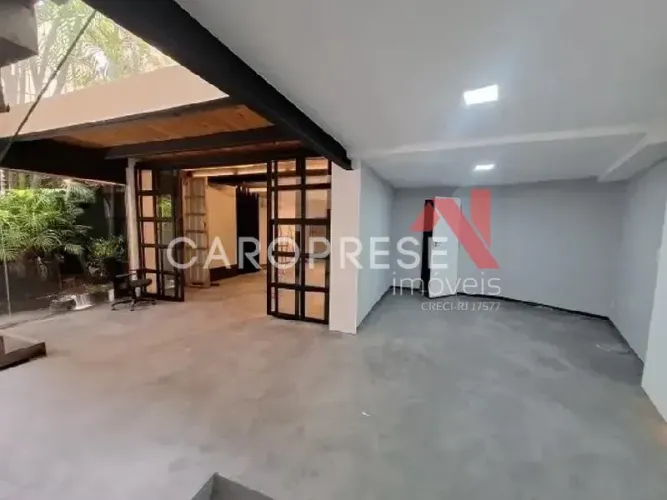 Casa comercial em Lagoa