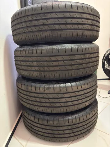 Pneus aro 16 Goodyear 205/60 R16