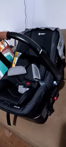 Bebê conforto com base Safety 1st com airbag