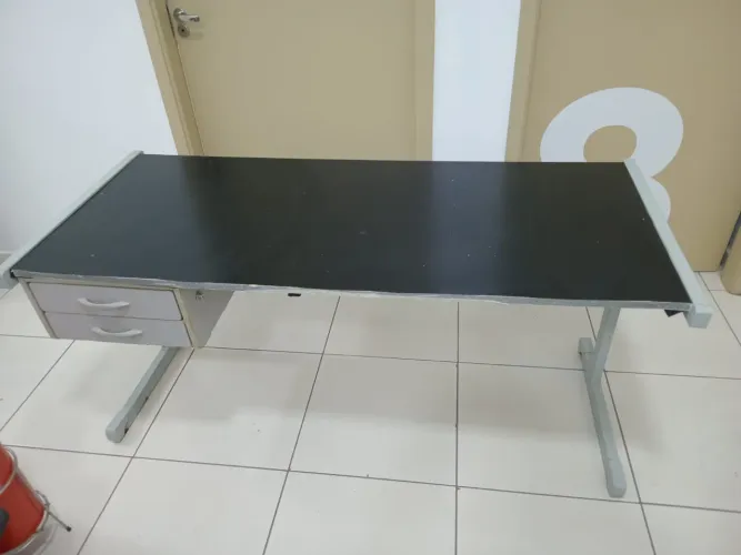 Mesa escrevaninha