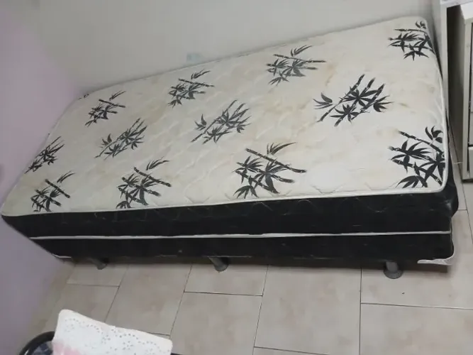 Cama box solteiro.