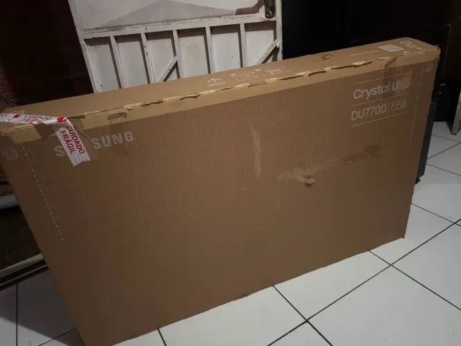 smart TV Samsung 55 polegadas 4K baldes infinita na caixa completa