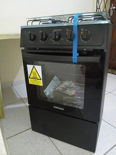 Fogão Itatiaia Star Clean New de 4 bocas (4Q) na cor preta
