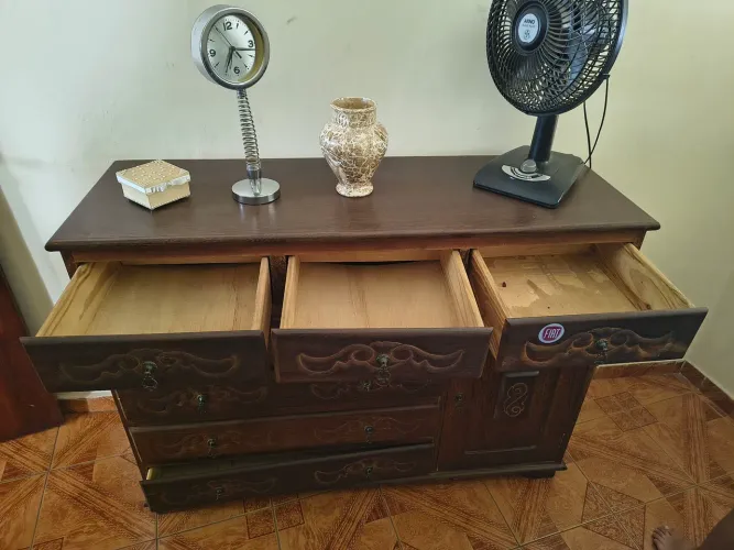 Cômoda de Sucupira
