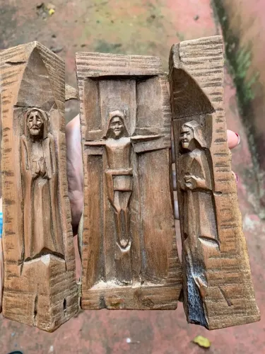 Antigo Oratório de Viagem em Madeira, Arte Sacra Popular, Século XIX