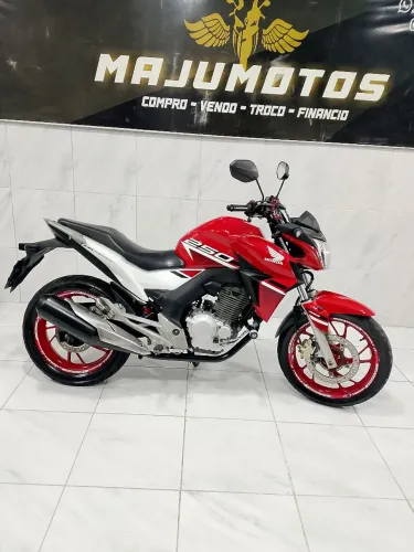 Twister 250 2022 c/ABS Extra de verdade!