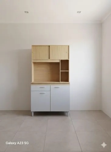 Armário de Cozinha Amadeirado com Portas de Vidro