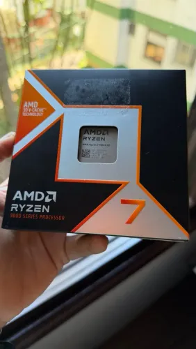 AMD RYZEN 7 9800X3D (melhor do mundo para games) 3 anos de garantia 
