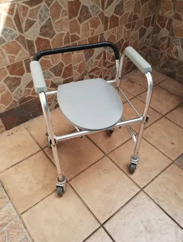 Cadeira de banho dobrável
