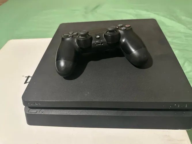 PlayStation 4 slim 500GB