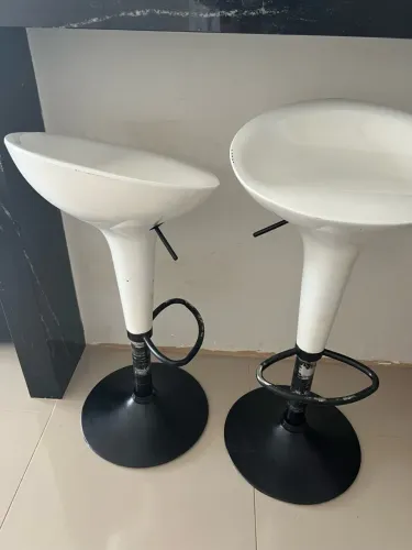 Banquetas giratória com regulagem de altura