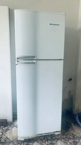 Geladeira continental 