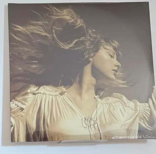 DISCO FEARLESS TAYLOR?S VERSION LACRADO 3 LP GOLDEN