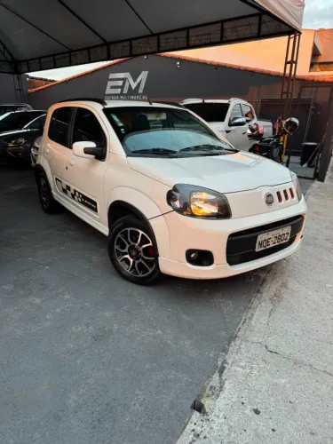 Fiat Uno Sporting 1.4 EVO Fire Flex 8V 4P 2011