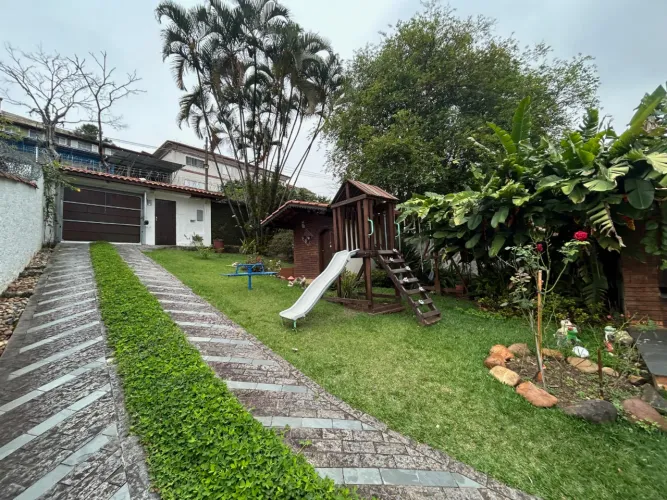 Casa para venda em Tremembé com 3 quartos, sendo 1 suíte, 282m²