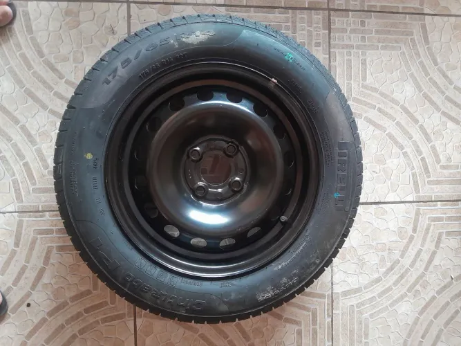 PNEU 175 65 14 82T. COM ARO.