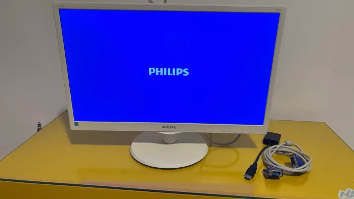 Monitor Philips 21,5? Full HD LED - HDMI e VGA | Excelente Estado
