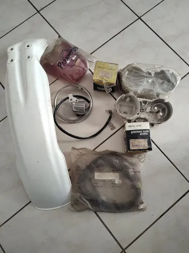 Lote de peças de moto