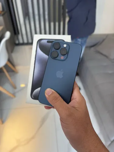 iPhone 15 pro 128 gigas azul titânico 