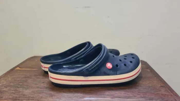 Sandália crocs crocband clog Tamanho 39<br><br>